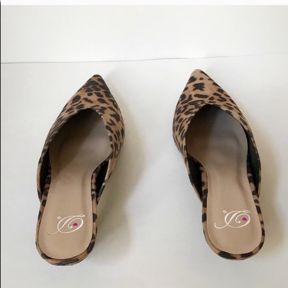 Leopard Print V Front Kitten Heels - Picture 5 of 6